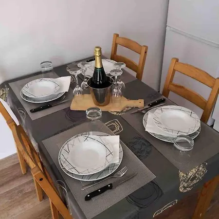 Modern In Shared Pool 65 M² *