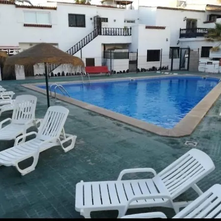 شقة Modern In Shared Pool 65 M² طوستا ديل سيلونثيو
