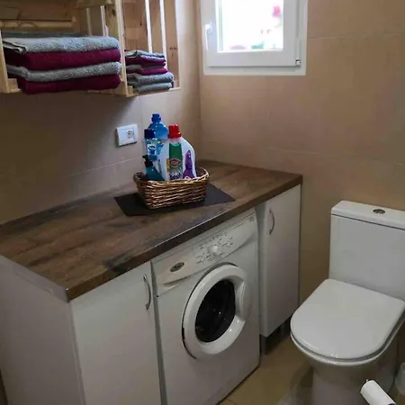 Modern In Shared Pool 65 M² * طوستا ديل سيلونثيو